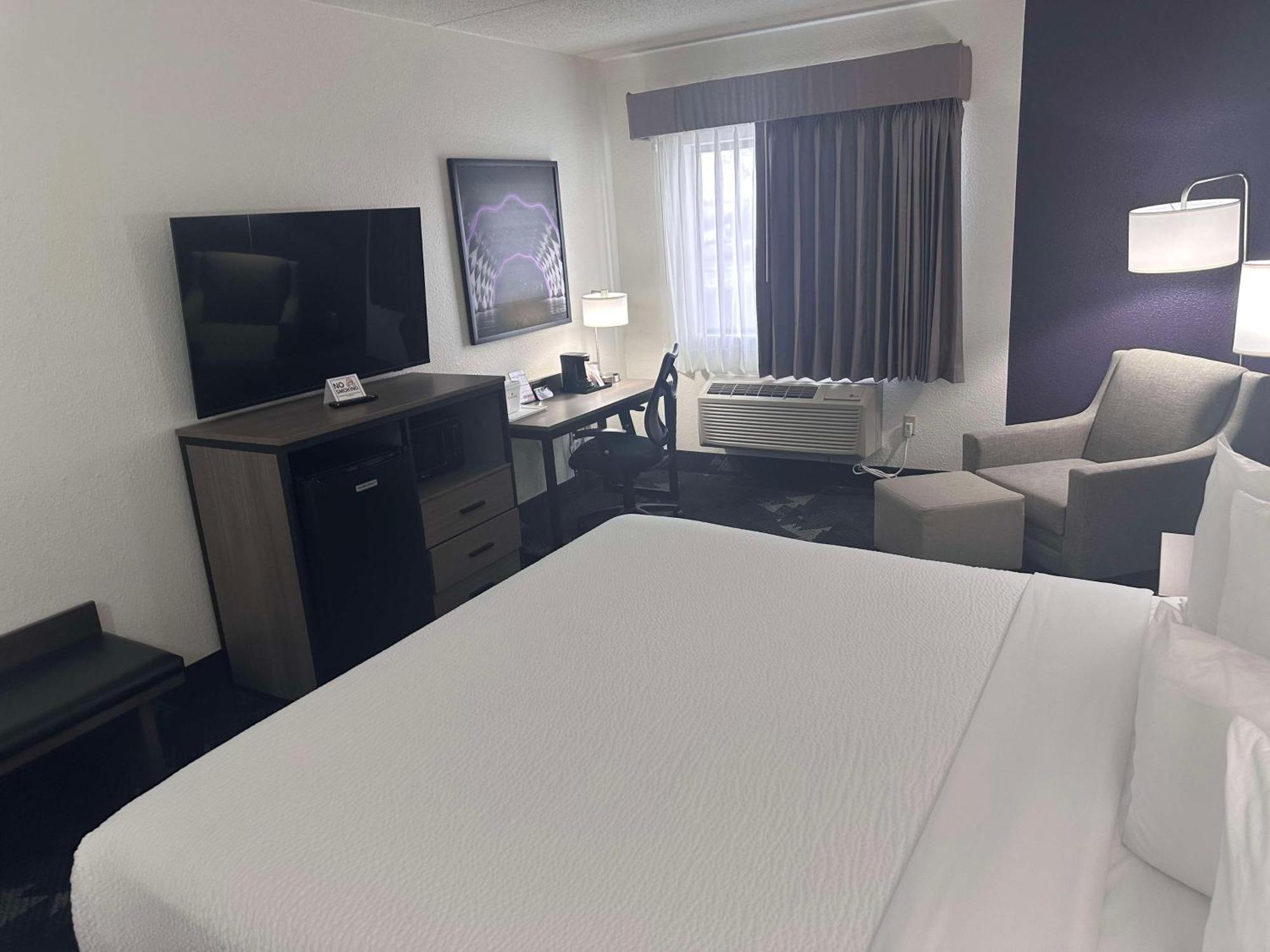 Best Western Bolingbrook Hotel Exterior photo