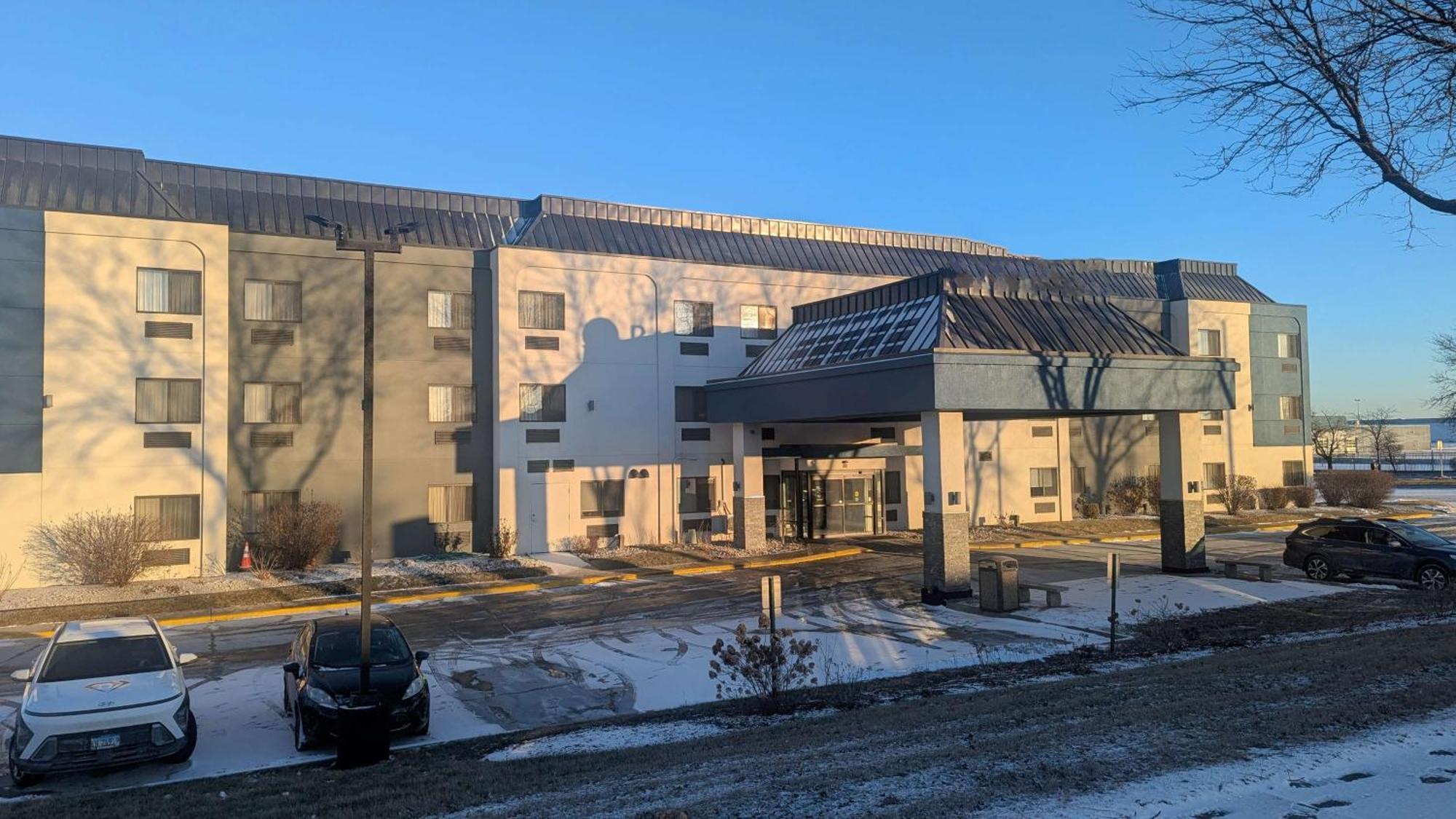 Best Western Bolingbrook Hotel Exterior photo